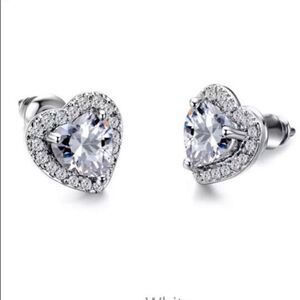 💘 Sterling silver Clear Crystal Stud heart earrings